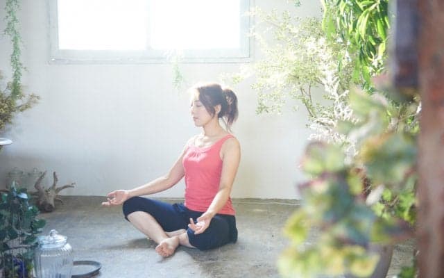 ヨガの効果がもっとも得られるのは朝昼晩いつなのか？