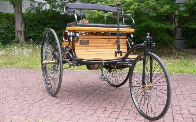 歴史は繰り返す？ 自動車はいろいろな動力を持っていた　9月15日より展示