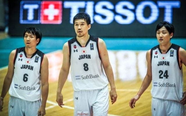 アジアカップに挑む男子日本代表、オーストラリアの高さと巧さに屈しフリオ・ラマス新体制初の公式戦を白星で飾れず