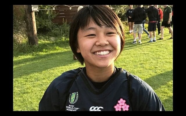  17歳、津久井萌がリズム作る。サクラフィフティーン、フランス戦前日の表情。 