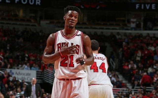 ウルブズにトレードされたジミー・バトラー、古巣ブルズのスタッフに寿司をご馳走