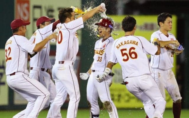 銀次がサヨナラ打！東北楽天が熱戦を制して首位堅守！