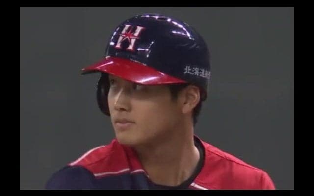 ハム大谷翔平が驚異の“曲芸打ち”　地面すれすれのボールを巧打、二塁打に