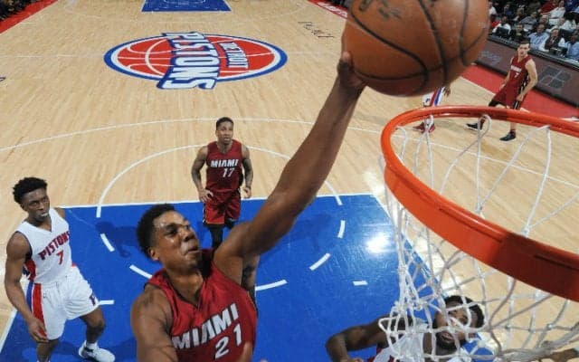 レブロン・ファミリーの夏休み、マイアミでハッサン・ホワイトサイドと競演した12歳のレブロンJrがアリウープパスを披露