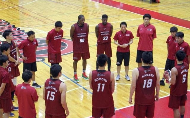 川崎ブレイブサンダースは大東文化大学と練習試合を実施、完勝を収めるも北卓也ヘッドコーチは「まだまだですよ」と苦笑い