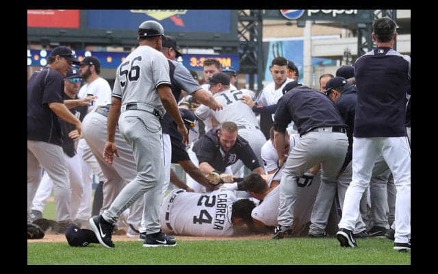 大乱闘はどちらが挑発？　壮絶殴り合いのカブレラ「くたばれと言われた」