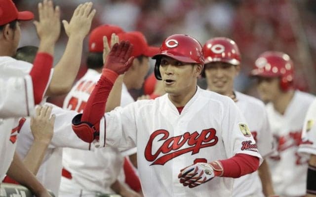 広島東洋・田中がプロ初満塁弾で今季本拠地初お立ち台！