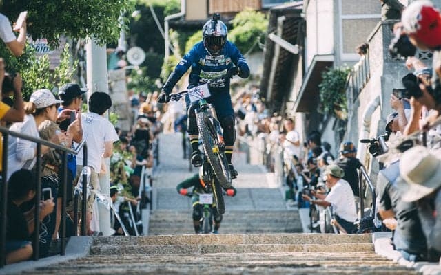 尾道の石階段を駆け下るホーリーライドで井手川直樹が2度目の優勝