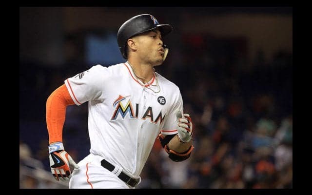 【MLB】強打者スタントンが新境地!?　ミュージックビデオで彫刻ばりの筋肉美披露