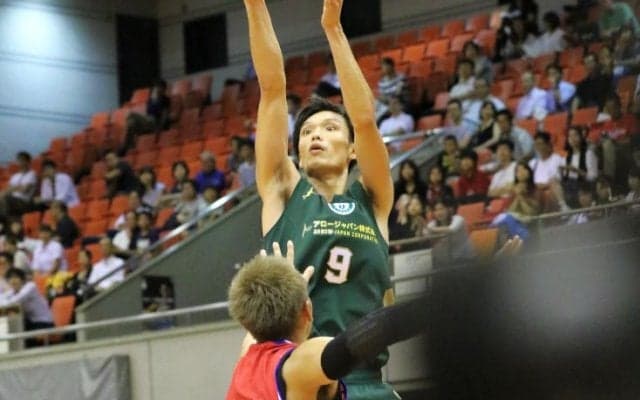 アーリーカップが開幕、昇格組の西宮ストークスは『我慢のバスケット』の末に逆転勝利で熊本ヴォルターズを下す