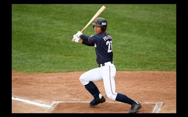 日本が藤原の先制打で3点先制　2回満塁で走者一掃のタイムリーツーベース