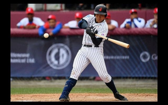 2番抜擢の2年小園躍進、侍がキューバ撃破　犠飛2本の清宮は苦悩「全然ダメ」