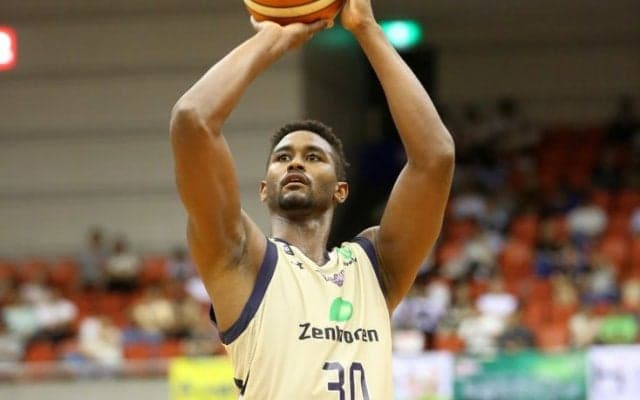 新天地で身長以上の存在感を見せるヒルトン・アームストロング「僕自身は勝つことが大好き」とアーリーカップ優勝を喜ぶ