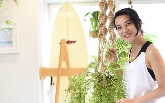 超初心者の編集部員が「カフェヨガ」を体験。日曜の朝、心身ともに癒されました