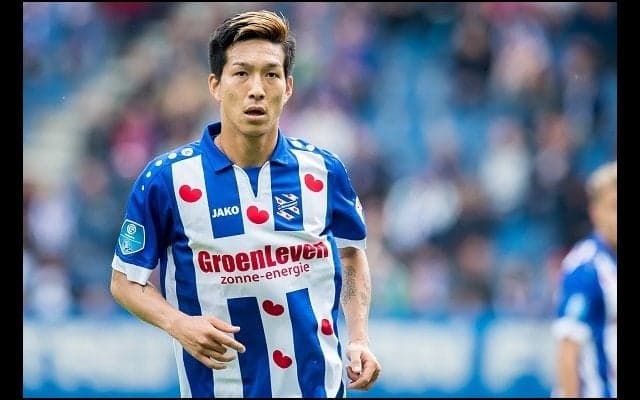 サッカー日本代表・小林祐希、ノルウェーの神童との2ショットを公開
