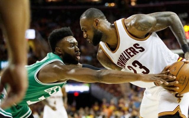セルティックスのジェイレン・ブラウン、レブロン・ジェームズとのマッチアップを前に自作のラップを聴いて精神統一