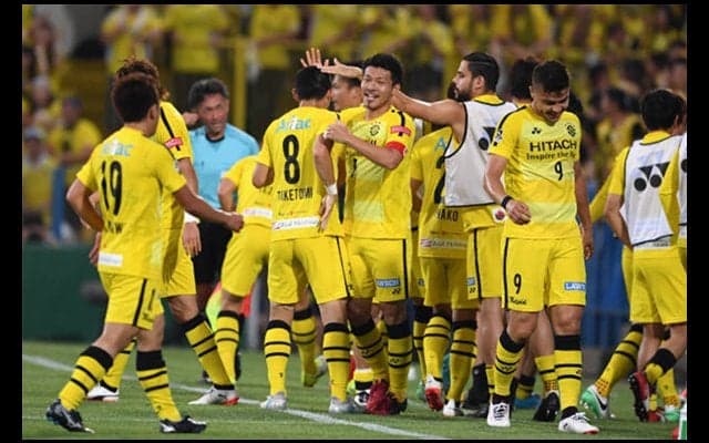 【Jリーグ コラム】自信を深めてきた攻撃力。トリコロールの鉄壁に襲いかかる