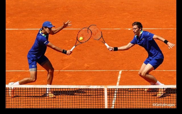 ダブルスを制したフランスが決勝進出に王手 [デ杯準決勝フランス対セルビア]