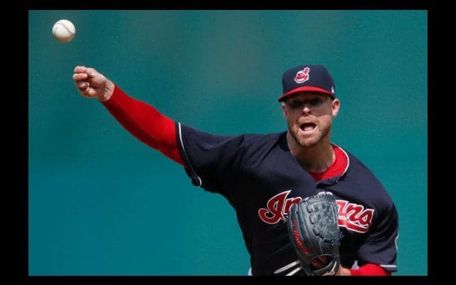 【MLB】「サイ・クルーバー」のえげつないカーブ、空振りした打者は“呆れ笑顔”