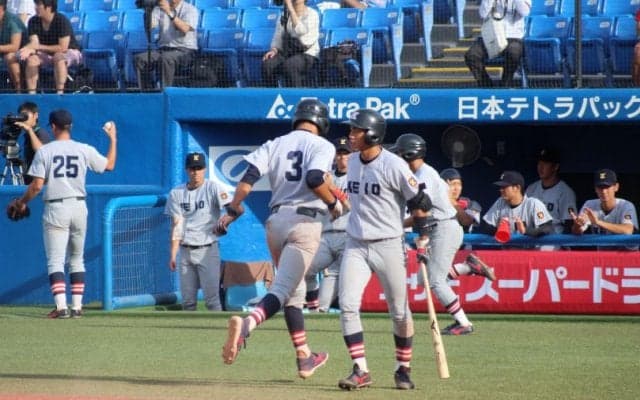岩見3ラン！慶大打線が13安打13得点！東大驚異的な粘りも届かず…【東京六大学野球】