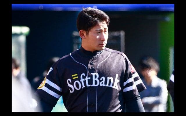 昇格後初打席、初球をV弾　塚田の一発に見るホークス選手層の厚さ