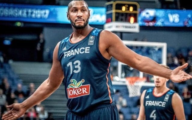2014年にスパーズ優勝に貢献した実力者、ボリス・ディーアウがフランスリーグ復帰「若い選手を導くことで役に立てる」