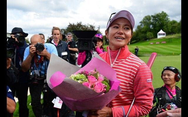 宮里藍、現役生活14年間の写真の一部を公開「見てると笑顔になります！ 」