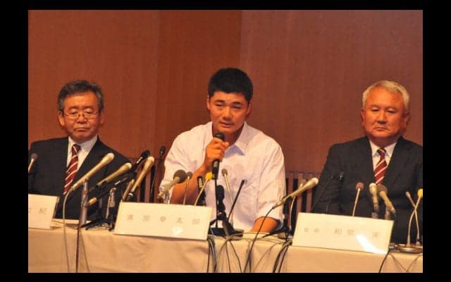 プロ志望表明の清宮、決断理由は「野球に集中」「成長できる球団に行きたい」
