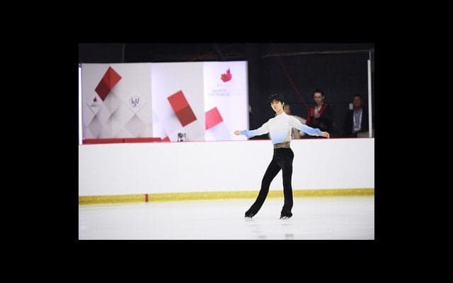羽生結弦の初戦、心もスケーティングも「静かに演じた」世界最高得点