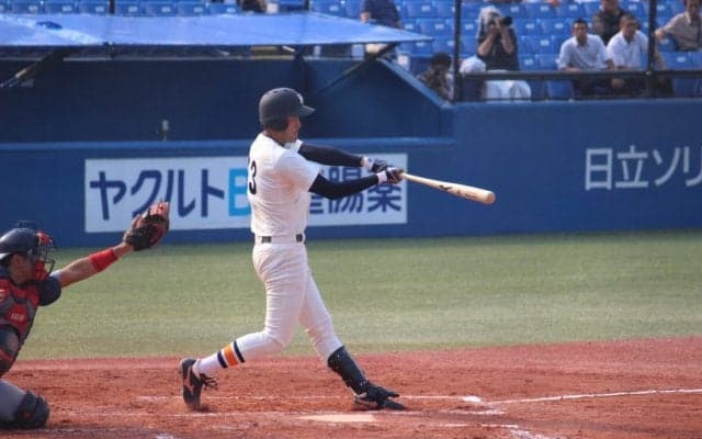 法大のエース・菅野秀哉が自らのバットで試合を決めて勝ち点獲得。慶大は岩見雅紀が3戦連発も惜敗【東京六大学野球】