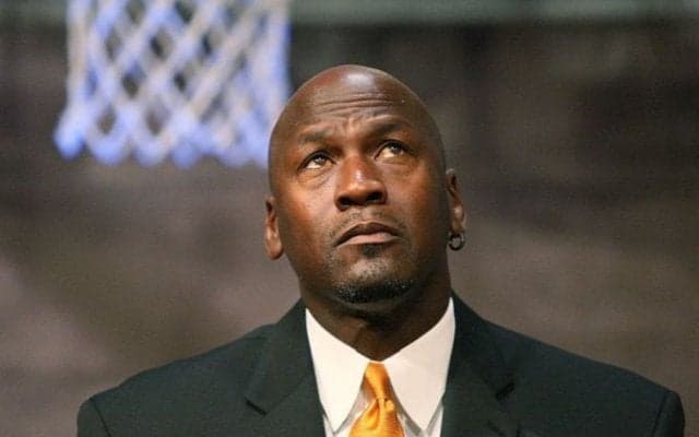 ドナルド・トランプとステフィン・カリーの論争に端を発する論争にマイケル・ジョーダンも参戦、当然ながらカリー支持