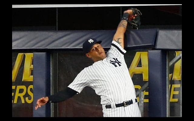 満塁弾を“強奪”！　ヤンキース外野手超美技「驚異的キャッチ」に本拠地興奮