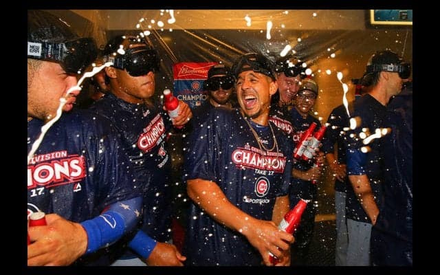 昨季世界一カブスが2季連続地区優勝、本拠地調整の上原は歓喜に加われず