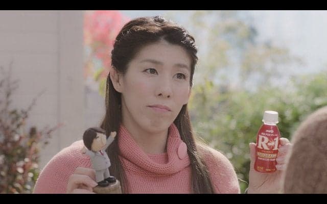 吉田沙保里、大森南朋を起用した「明治プロビオヨーグルトR-1」CM第3弾オンエア