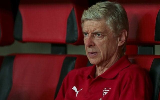 バルセロナに他国リーグ移籍報道、ベンゲル監督「プレミアはスペインより先に…」