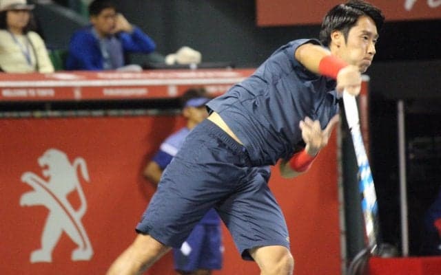 男子シングルス準々決勝、杉田が第1セットを奪われる[楽天ジャパンオープン]