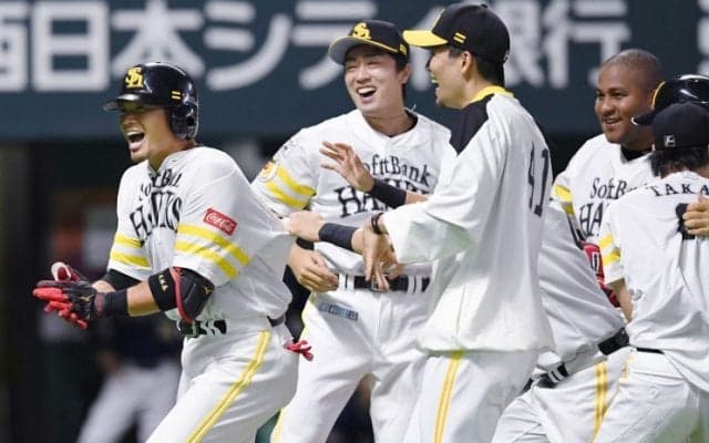 吉村劇的弾！福岡ソフトバンクが延長12回サヨナラ勝ち！