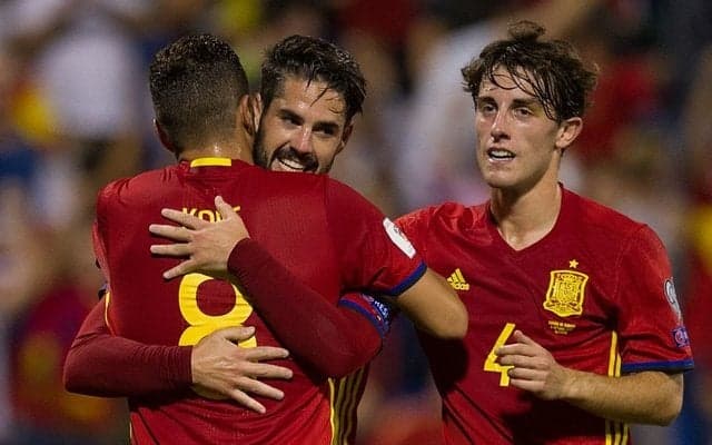 スペインが3発完勝、W杯11大会連続の出場を決める