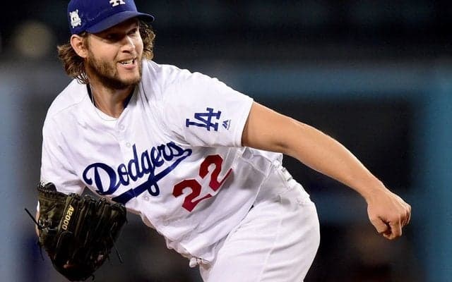 ドジャースが先勝、カーショウ4被弾も打線が援護