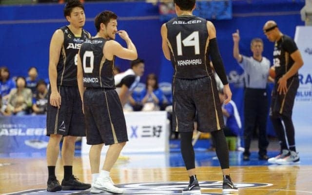 円熟のハーフコートバスケットに村上直＆西川貴之の新加入組の個性が加わったシーホース三河、大阪エヴェッサに完勝！