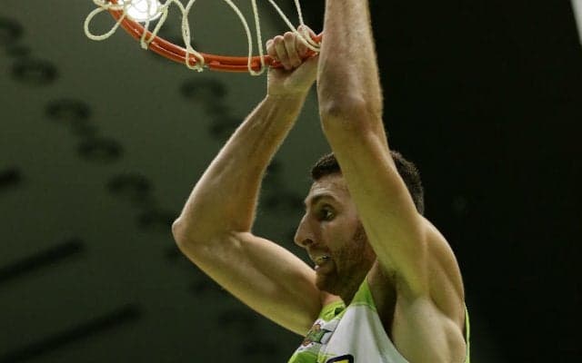 持ち前の固い守備と新外国籍選手が機能したレバンガ北海道、横浜ビー・コルセアーズを下しホーム開幕戦を白星で飾る