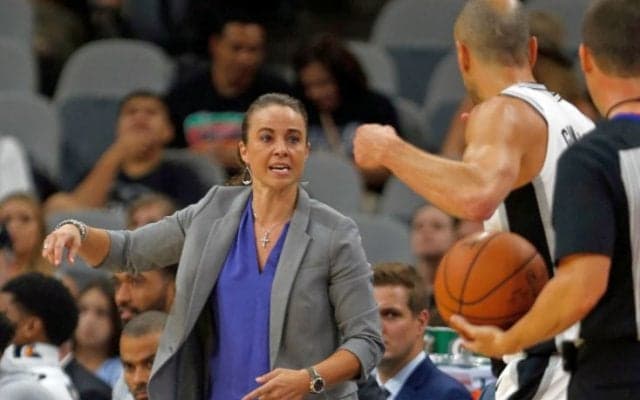 NBA史上初の女性アシスタントコーチ、ベッキー・ハモンがプレシーズンでスパーズを指揮、女性初のヘッドコーチ誕生に前進