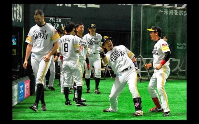 ホークス松田が紅白戦で連日の第2号　和田から「日米野球以来のホームラン」