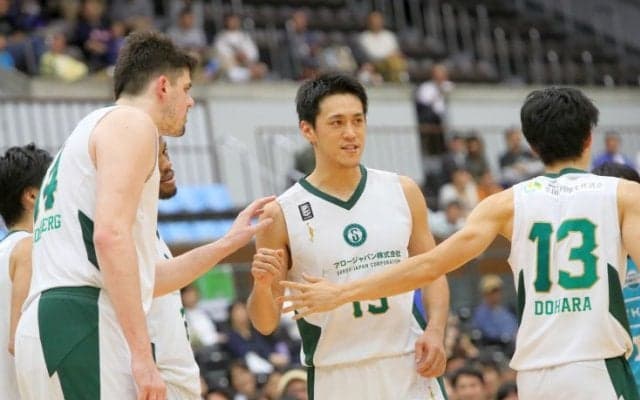 京都ハンナリーズの圧力に耐えた西宮ストークス、『全員バスケ』でリードを守り切りB1初勝利！