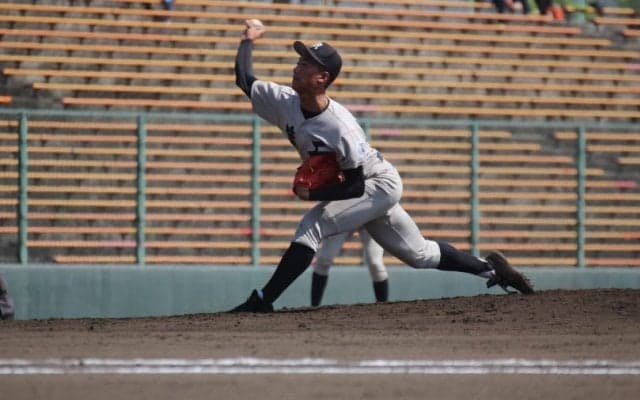 最速152キロで唸る「火の国ストレート」　山口 翔（熊本工高）