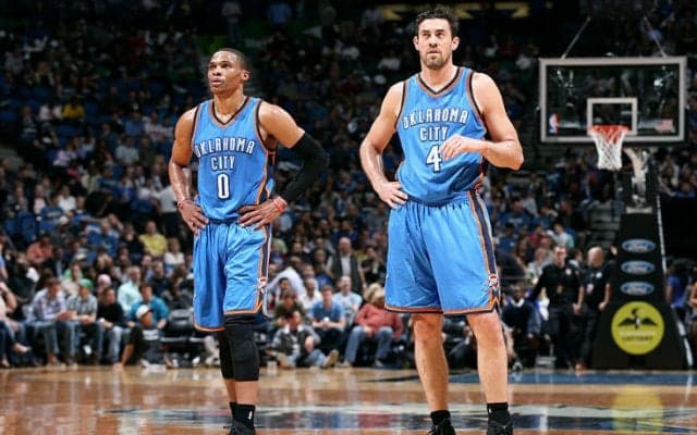 ハロウィンに向けラッセル・ウェストブルックとニック・コリソンがハリウッド映画のコスプレを披露