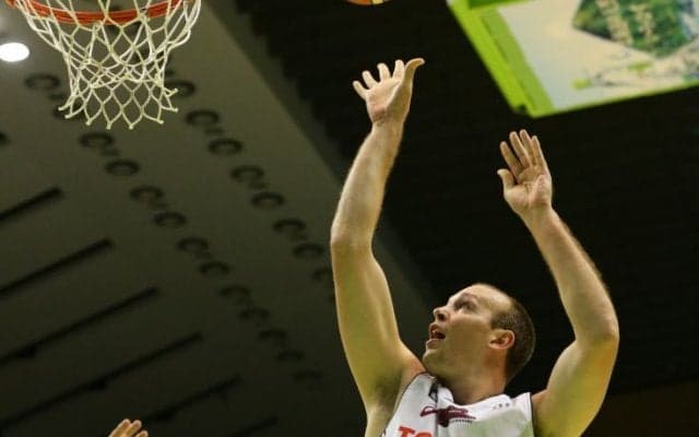 我慢比べの延長戦、レバンガ北海道に押された川崎ブレイブサンダースがフリースローで粘って競り勝つ