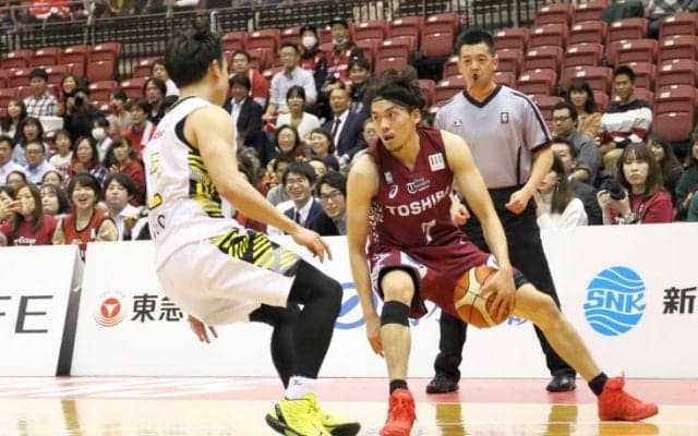 川崎ブレイブサンダース、土壇場での連続スティールと守備の踏ん張りでサンロッカーズ渋谷に競り勝つ