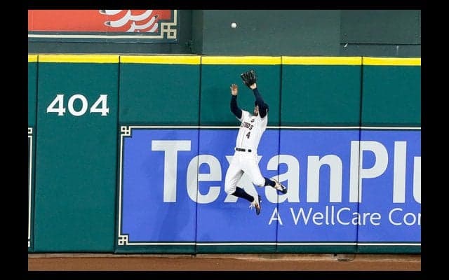 【MLBプレーオフ】アストロズ中堅手が超美技で失点危機阻止「生涯最高のキャッチ」と自画自賛