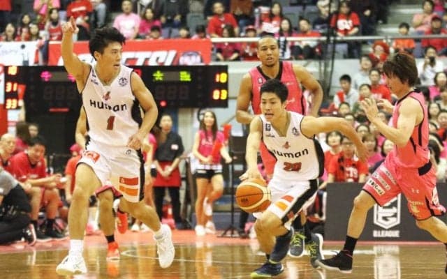 リーグ最強の司令塔、富樫勇樹を封じて勝利を引き寄せた大阪エヴェッサの『ディフェンスマン』今野翔太＆合田怜